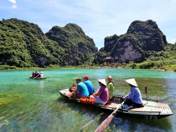 Bai Dinh Pagoda - Trang An Eco-Tourism 1 Day Tour