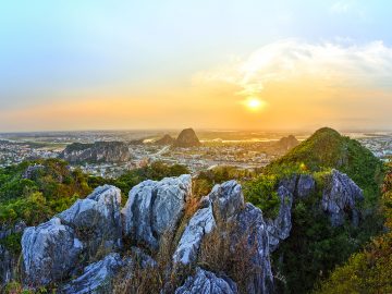 Marble Mountains - Monkey Mountain - Am Phu Cave Morning Tour